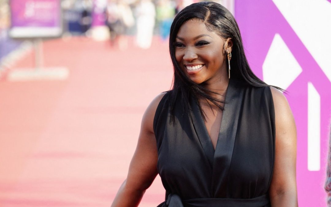 Fatou Guinea – Quand une ambassadrice fait bouger la mode : ses looks, ses choix, ses messages